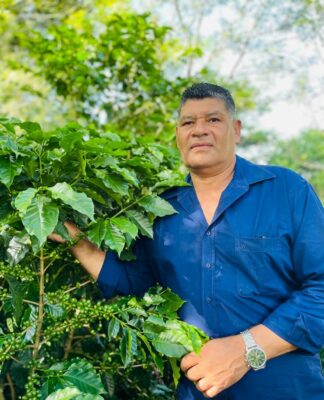 El productor de cafe de Honduras, Carlos Manuel Fuentes Mejía