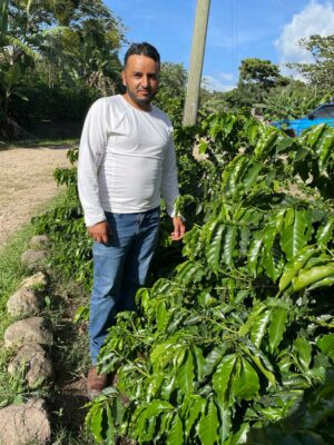 El productor de cafe de Honduras, Oscar Alfredo